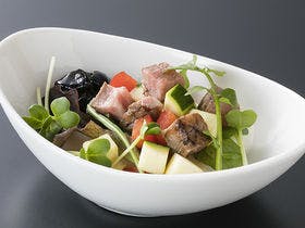 大阪道頓堀川畔　大和屋本店