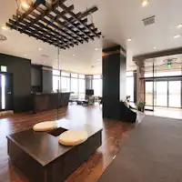 Nikmati pemandangan nostalgia masa lalu.