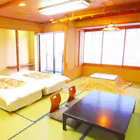 ห้องพักสไตล์ญี่ปุ่นแบบเตียงคู่ขนาด 15 เสื่อที่กว้างขวางและสะดวกสบาย