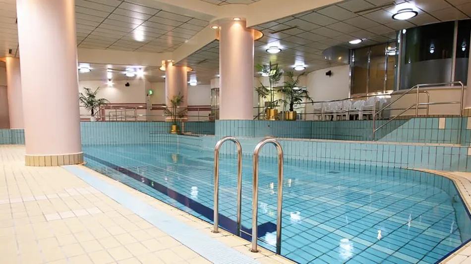 Breezbay Hotel Resort & Spa