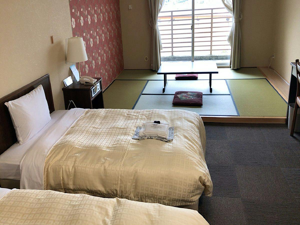 Contoh kamar bergaya Jepang-Barat