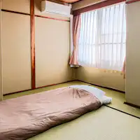 ห้องพักไม่มีห้องน้ำและห้องอาบน้ำในตัว