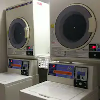 ร้านซักผ้าหยอดเหรียญ