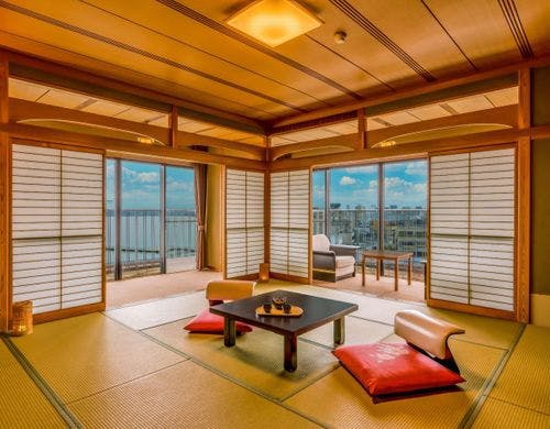 スイート貴賓室