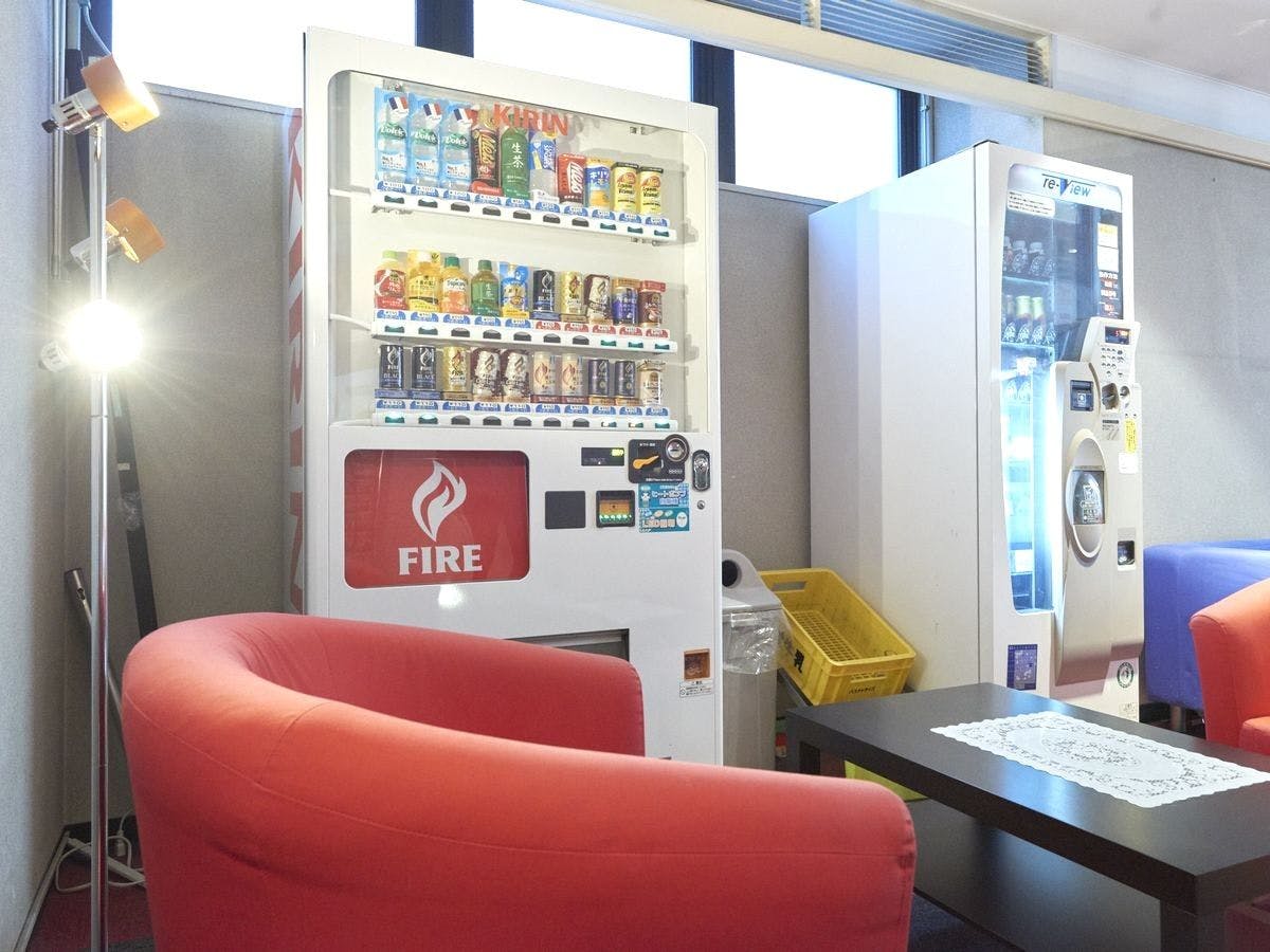 Lantai 2, area mesin penjual otomatis