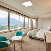 ห้องเตียงคู่กว้างขวาง เหมาะสำหรับ 3 ท่าน