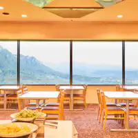 ชั้น 11 ร้านอาหารลอยฟ้า 'เรือเหาะ'