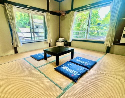 角部屋で大きな窓が2枚。