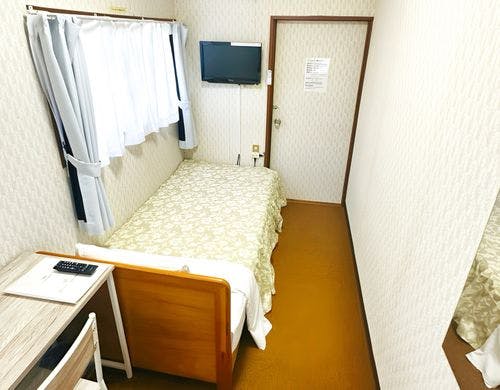 シングル洋室（8.2平米・禁煙）