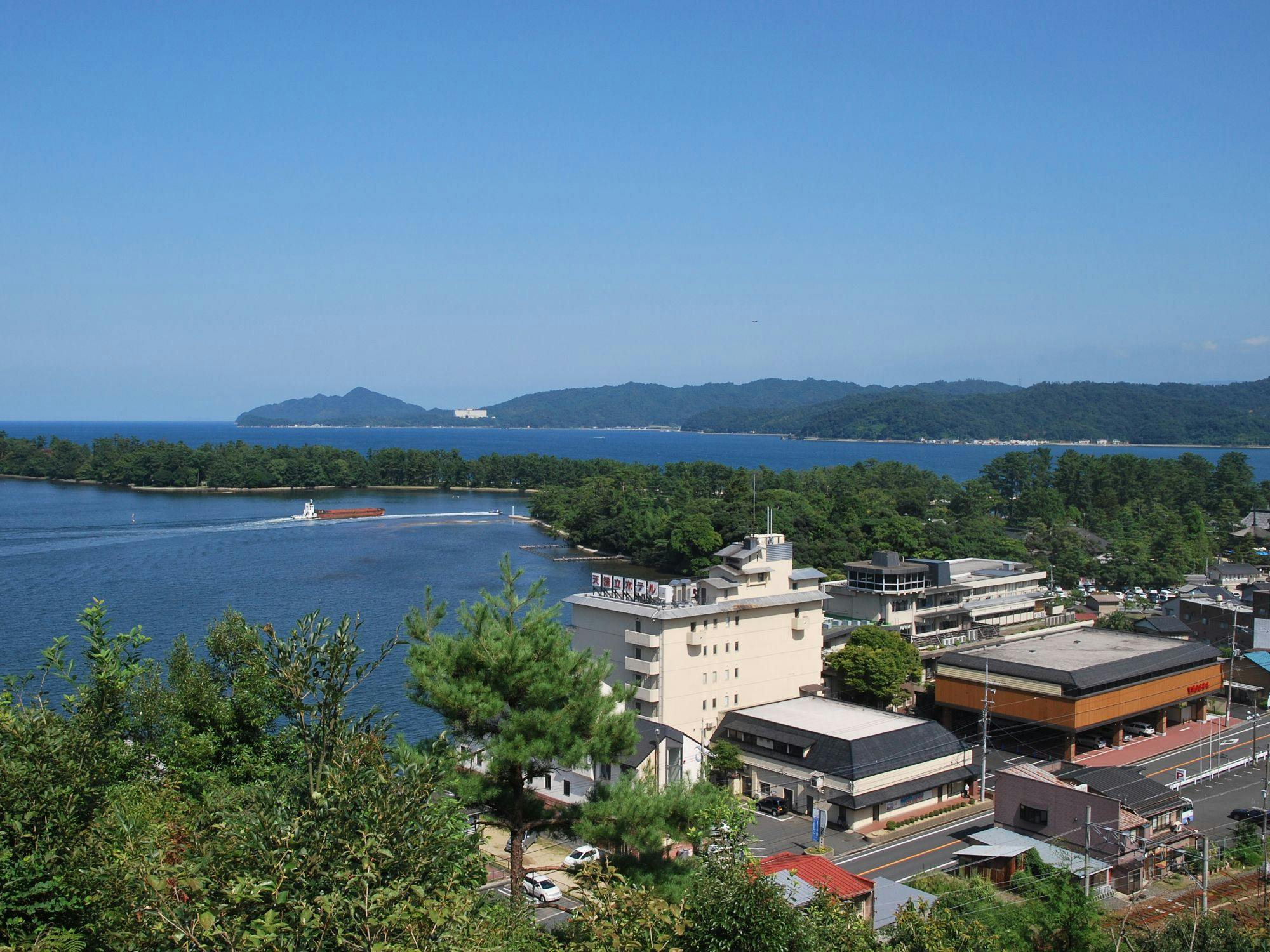 อามาโนะฮาชิดาเตะและภายนอกโรงแรมอามาโนะฮาชิดาเตะ