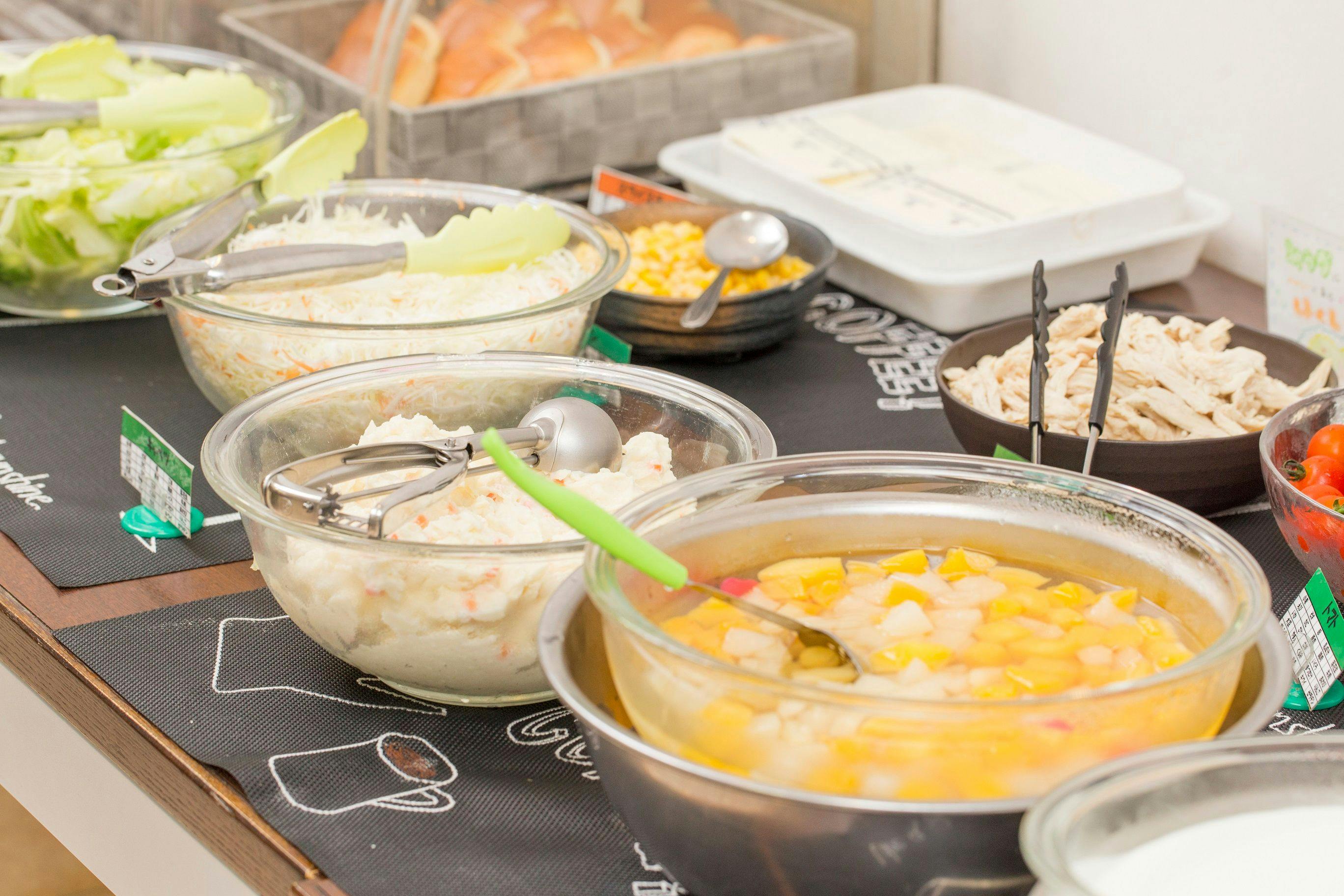 บุฟเฟ่ต์อาหารเช้าฟรี 75 รายการ