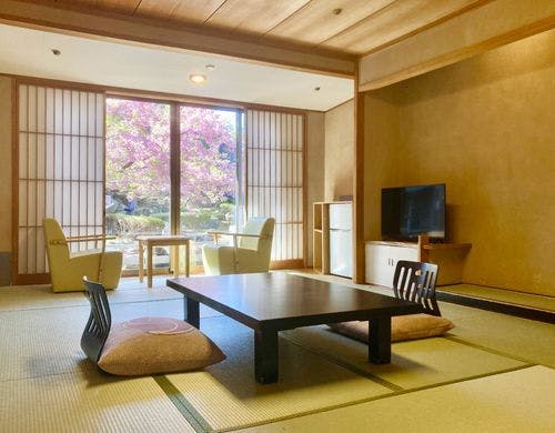 【庭園池前】和室10畳(アウトバス)