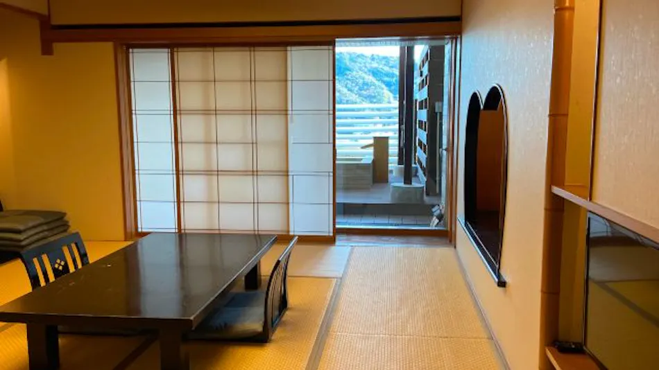 Atami Season Hotel