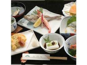 割烹旅館 松錦館