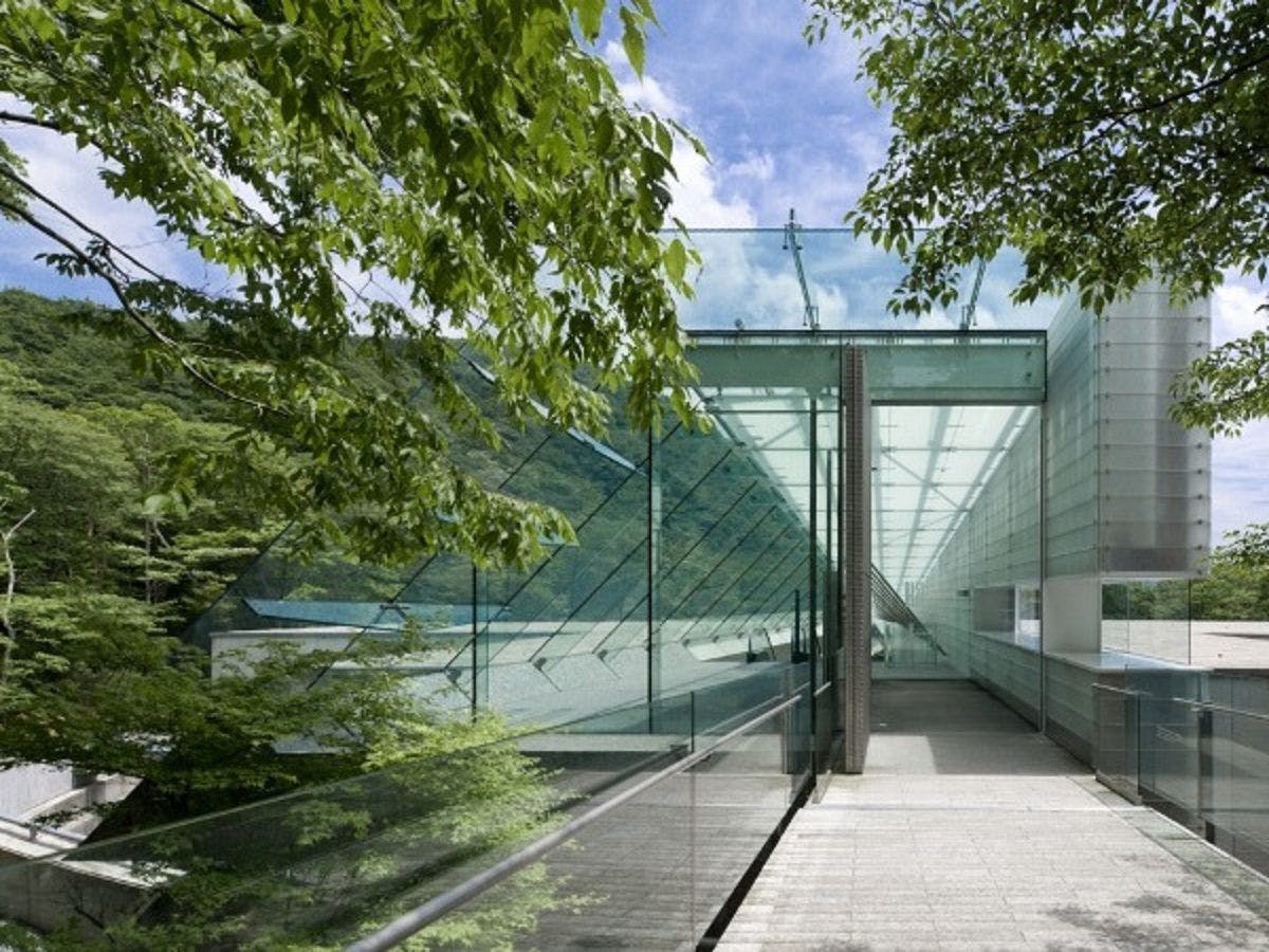 폴라 미술관 (저희 시설에서 차로 9분 거리)