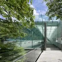 폴라 미술관 (저희 시설에서 차로 9분 거리)