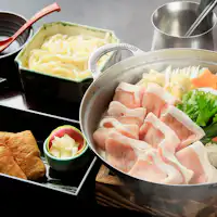 【저녁 식사 / 돼지 뼈 육수 전골】