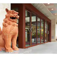 입구의 시사 (왼쪽)