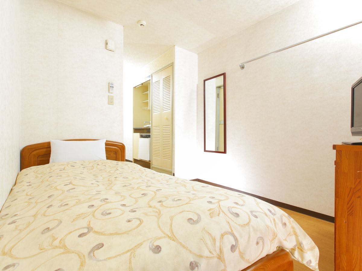 ชั้นใต้ดิน 1 ห้องเดี่ยว