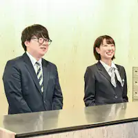 Kakitangan Kaunter Hadapan