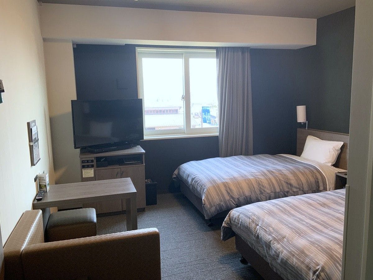 新品未使用　ポーチ　ルートイン　ホテル　3点セット　ヒツジ？　緑　不織布 新品未使用 ポーチ ルートイン ホテル 3点セット ヒツジ？ 緑 不織布