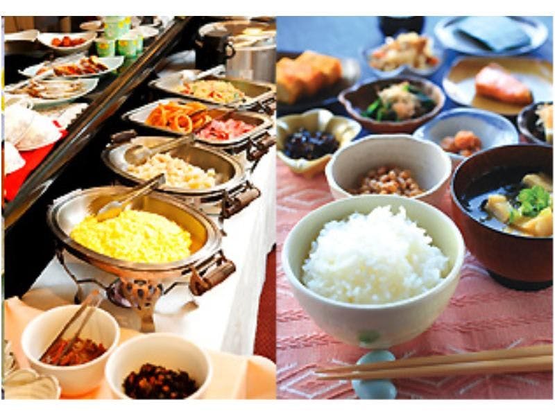 일식과 양식이 풍부한 아침 뷔페.