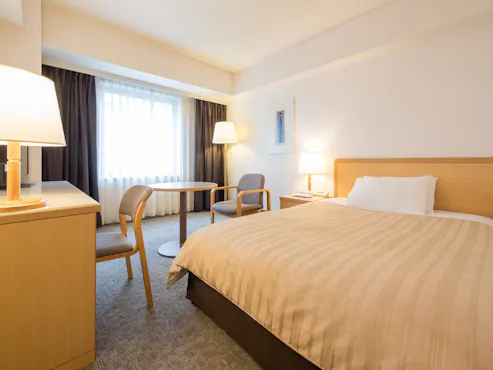 23 meter persegi, katil double