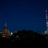 Pemandangan dari beberapa kamar (malam hari)