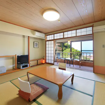 ห้องสไตล์ญี่ปุ่นพร้อมอ่างอาบน้ำหรือห้องอาบน้ำ