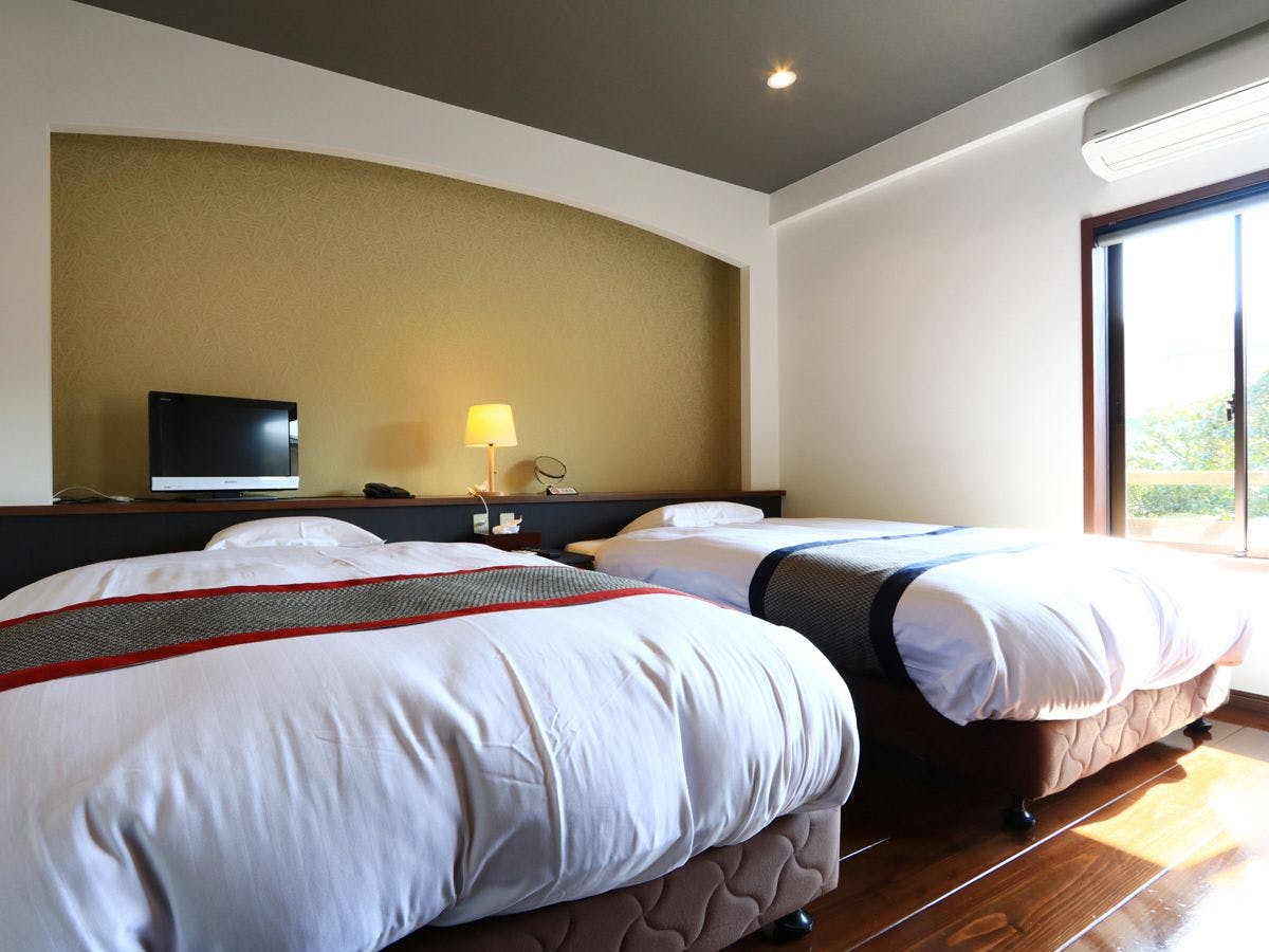 ตอนเช้ามีแสงแดดส่องสว่าง.