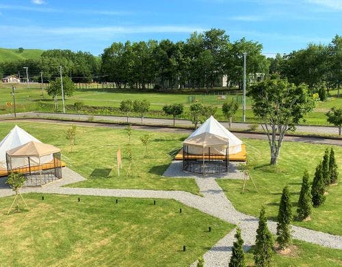 直径約5ｍの大型テントでグランピング！