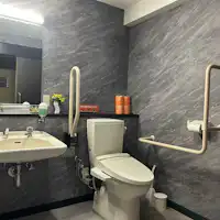 ห้องน้ำรวมชั้น 1