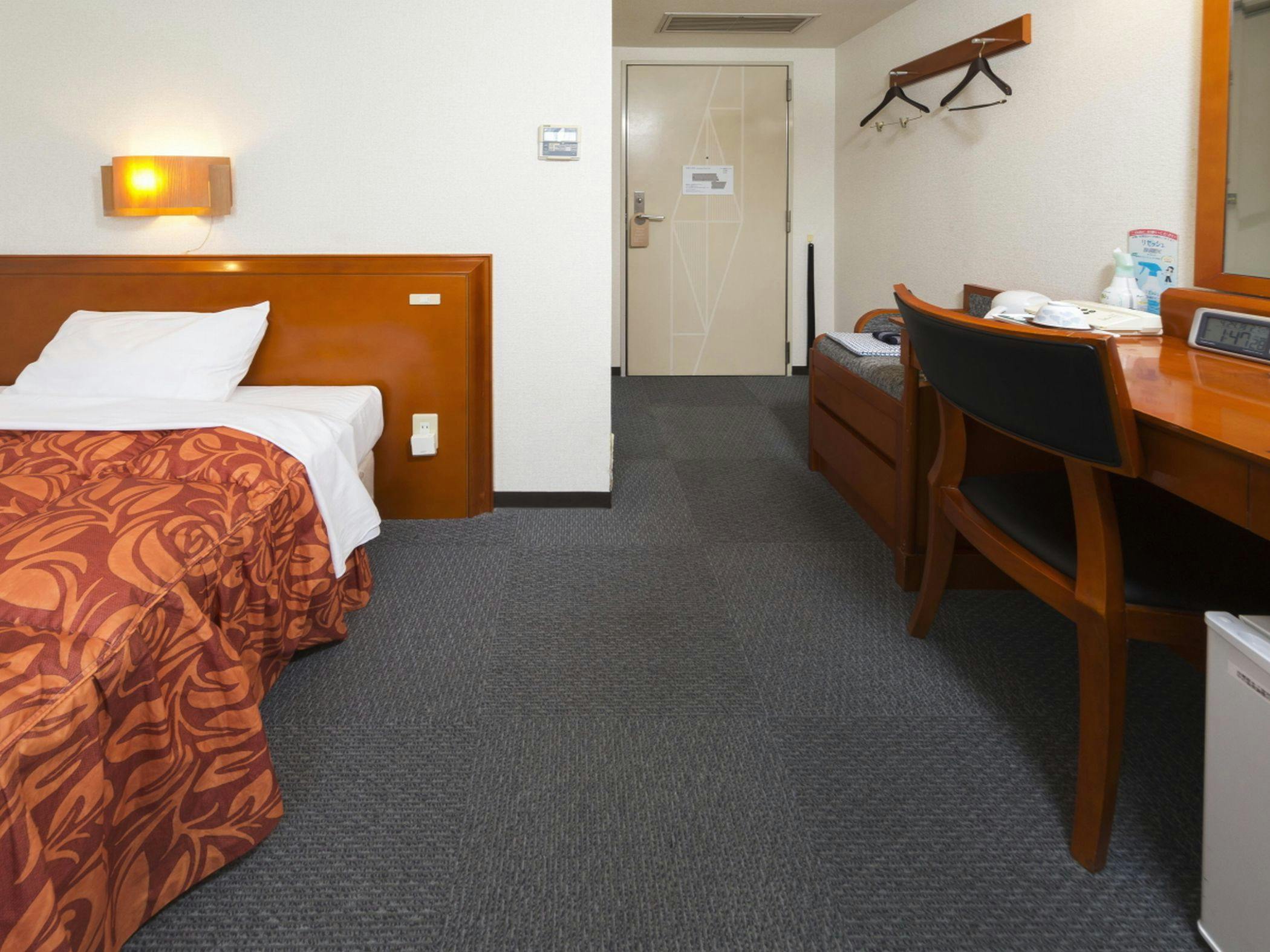 เซมิ-ดับเบิล｜ใช้เตียงซิมมอนส์!