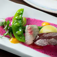 【저녁 식사】제철 재료로 만든 다채로운 요리.