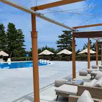 숙소 이용객 전용 가든 풀 (여름철 운영)