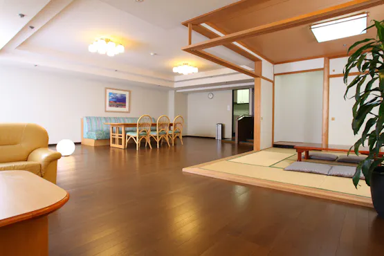 Kamar standar juga luas dengan ukuran 120m²!