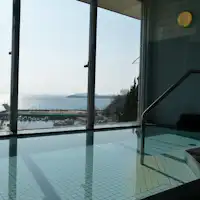 Mata air panas bilik mandi besar