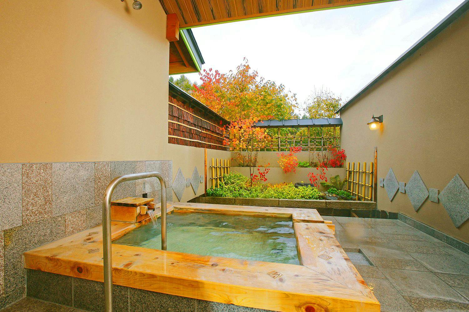 Okutone Onsen Hotel Sunbird