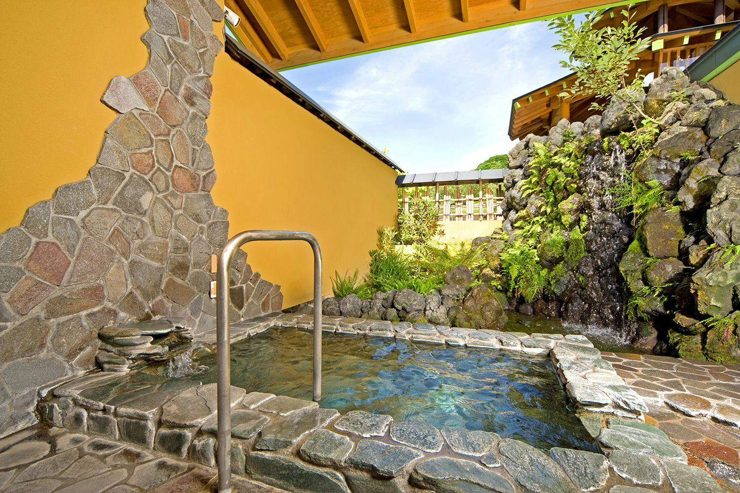 Okutone Onsen Hotel Sunbird