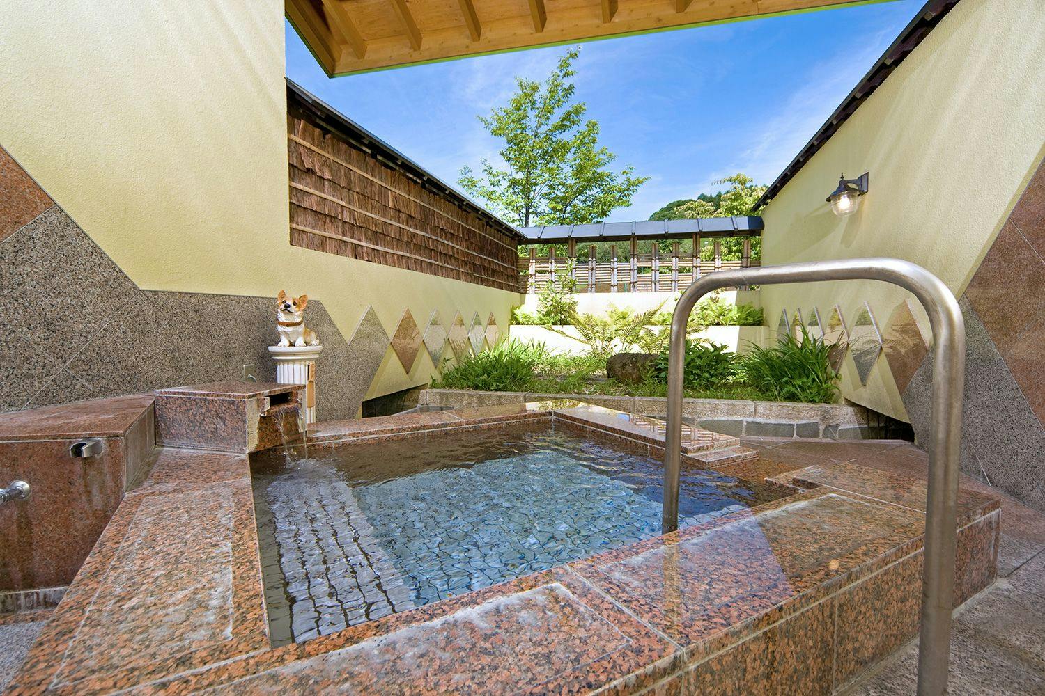 น้ำพุร้อนฮารุกะ