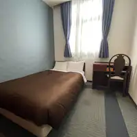 Kamar Semi-Double (12m²) dengan lebar tempat tidur 120cm