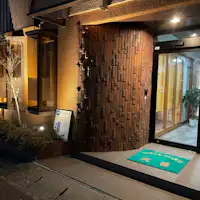 Selamat datang di Hotel, tempat Anda merasa seperti pulang ke rumah!