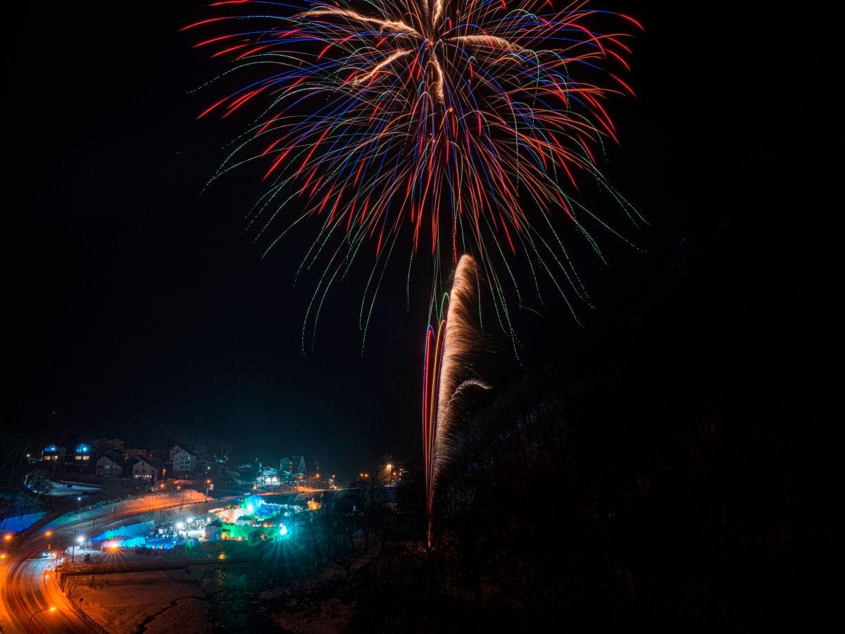 เทศกาลน้ำแข็ง - ดอกไม้ไฟ