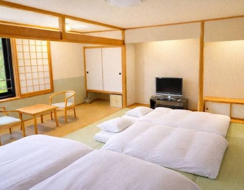 【禁煙】和室ツイン（ベッド2台＋布団2組）