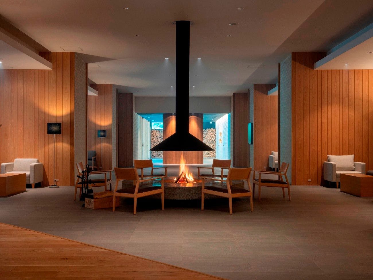 ล็อบบี้พร้อมเตาผิง