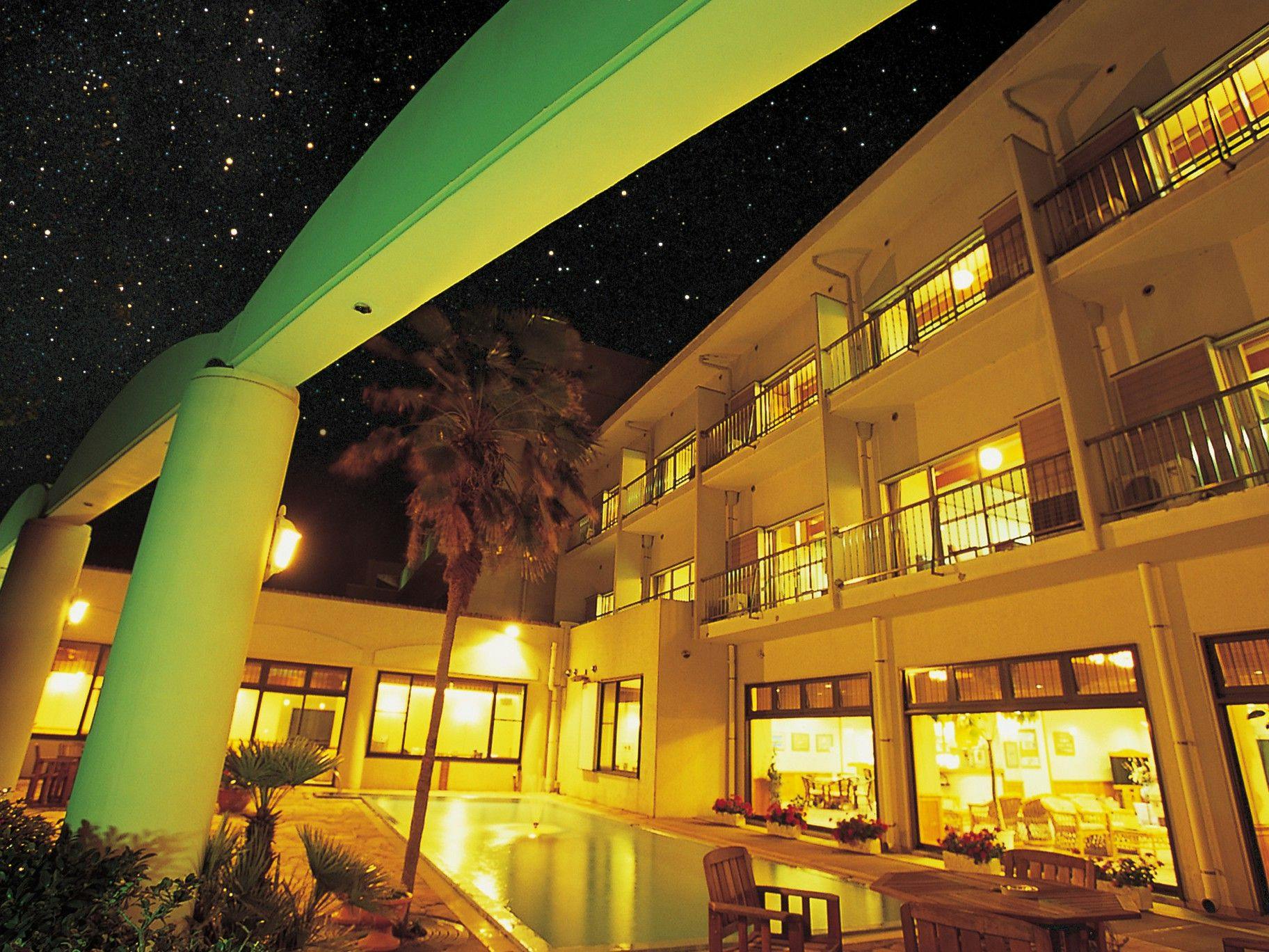 มองเห็นทะเลได้จากทั่วทั้งอาคาร