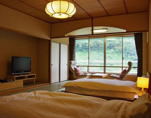 和の寛ぎとともに和風ツインベッドルーム