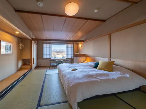 Hollywood Twin (Daytime)