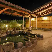 สัมผัสประสบการณ์แช่ออนเซ็นกลางแจ้งสุดพิเศษท่ามกลางสายลมยามค่ำคืน