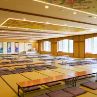 ห้องโถงขนาดใหญ่ที่เหมาะสำหรับการใช้งานเป็นกลุ่ม